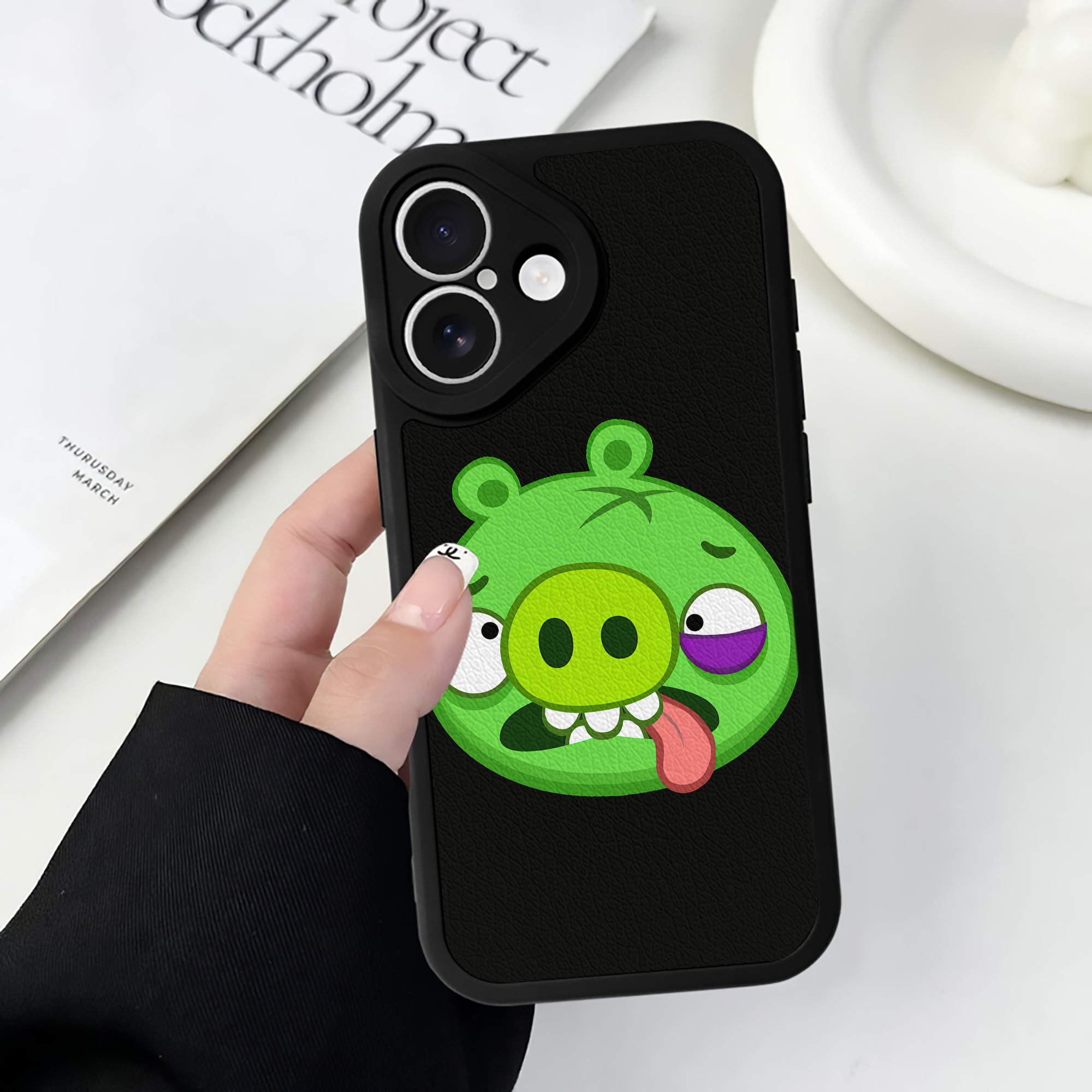 （画像用） Angry Birds アングリーバード 【iPhone 16シリーズ対応】シリコンスマホケース（レザー調） 材質：シリコン
